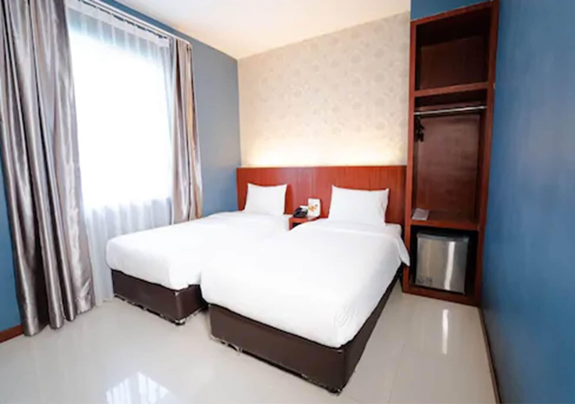 מדאן The Crew Hotel Kualanamu International Airport מראה חיצוני תמונה