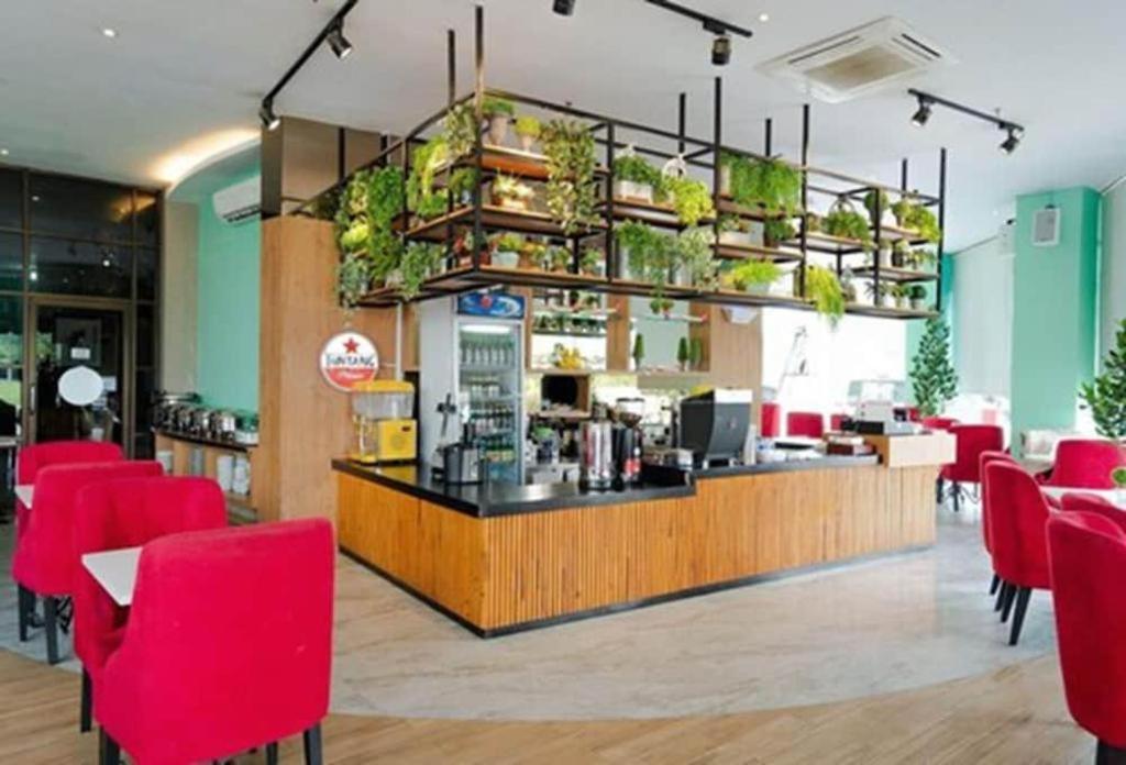 מדאן The Crew Hotel Kualanamu International Airport מראה חיצוני תמונה