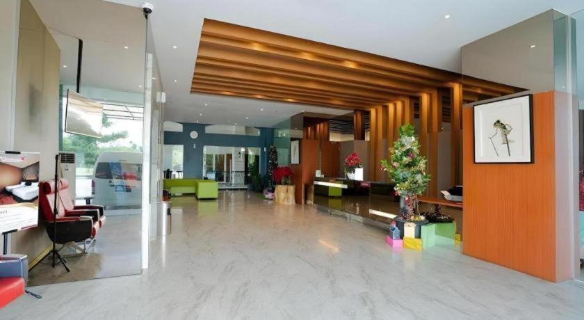 מדאן The Crew Hotel Kualanamu International Airport מראה חיצוני תמונה