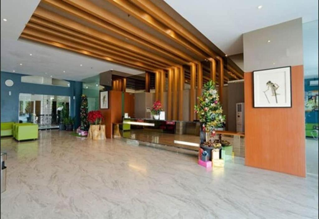 מדאן The Crew Hotel Kualanamu International Airport מראה חיצוני תמונה