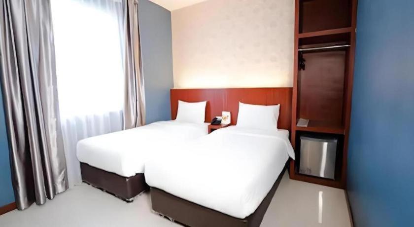 מדאן The Crew Hotel Kualanamu International Airport מראה חיצוני תמונה